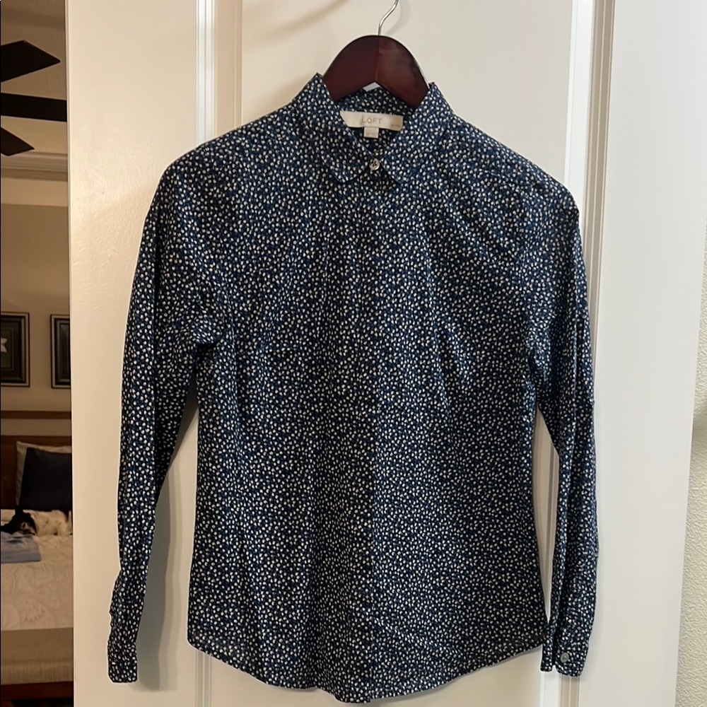 LOFT Blue and Cream Patterned Women’s Blouse with Collar